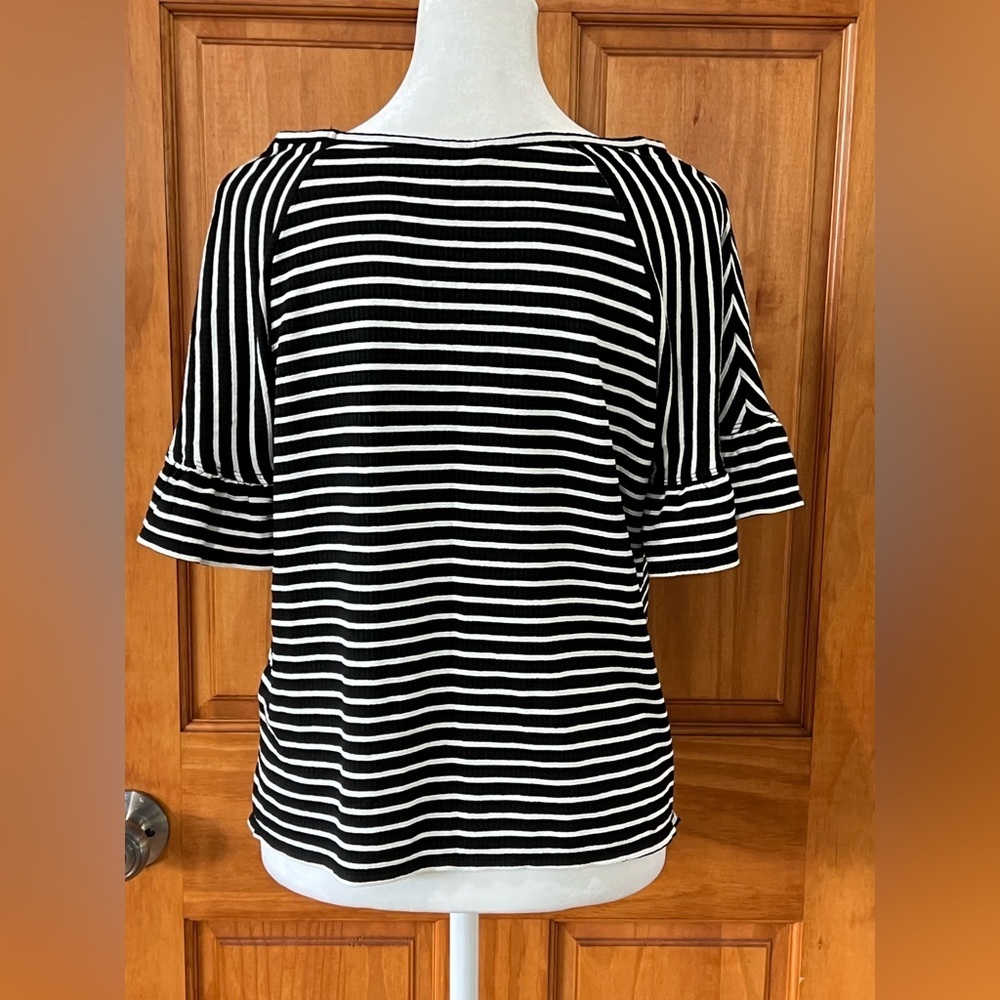Max Studio Black and White Flutter Sleeve Blouse - Picture 2 of 4